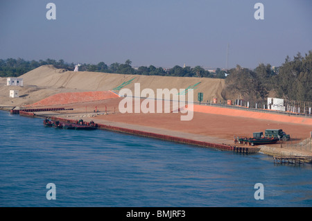 Ägypten, Suez-Kanal. Typische Kanalblick. Stockfoto