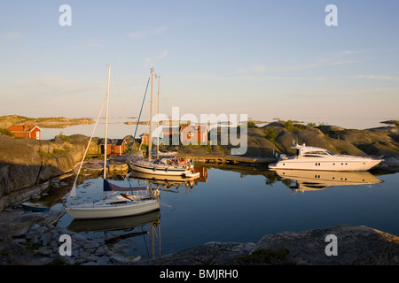 Marina in den Schären Stockfoto