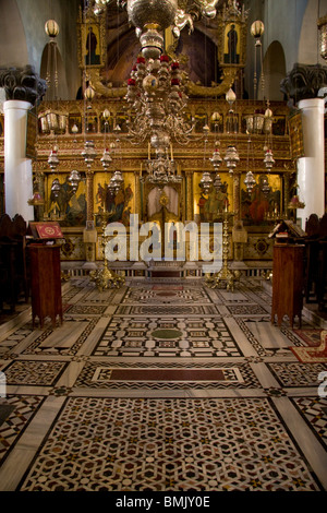 Die Ikonostase im Inneren der großen Basilika der Verklärung in das heilige Kloster des Heiligen. Stockfoto