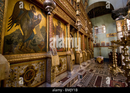 Die Ikonostase im Inneren der großen Basilika der Verklärung in das heilige Kloster des Heiligen. Stockfoto