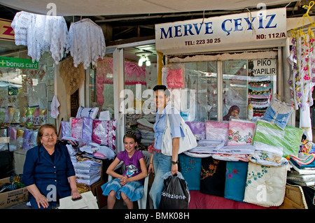 Bursa Kapali Carci Baz Markt Basar Türkei Anatolien Tuch Drapierung Stockfoto