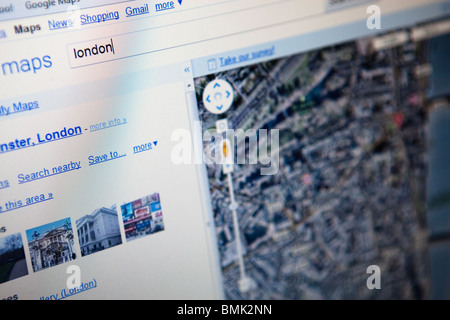 Nahaufnahme von einem Computer-Monitor / Bildschirm zeigt die Webseite Google Maps Stockfoto