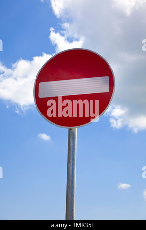 Verkehrsschild „No Entry“, Warnschilder, England, Großbritannien Stockfoto