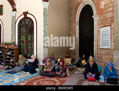 Bursa Emir Sultan Emirsultan Camii Moschee Türkei Anatolien Frauen beten Stockfoto