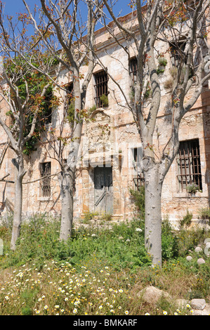 Verfallenen Armee Gebäude La Mola, Mahon (Mao) Menorca, Spanien Stockfoto