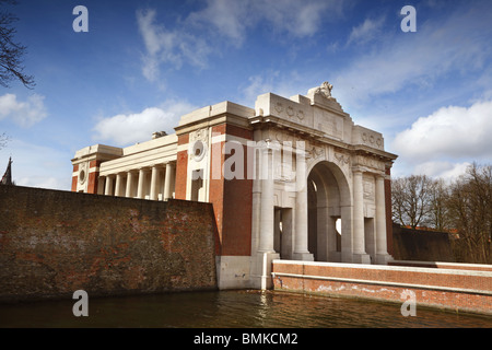 Das Menentor Kriegerdenkmal in Ypern, Belgien. Stockfoto