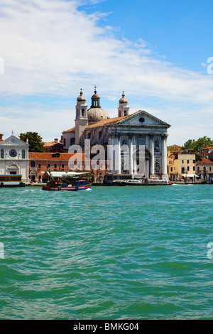 Kirche Santa Maria dei Gesuati an Venedig, Blick von der Canale della Giudecca Stockfoto