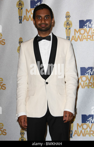 AZIZ ANSARI 2010 MTV MOVIE AWARDS DRUCKSAAL UNIVERSAL CITY LOS ANGELES CA 06 Juni 2010 Stockfoto