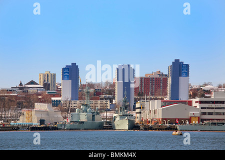 HMC Dockyard ist Teil der Canadian Forces Base Halifax und Kanadas Ostküste Basis und nach Hause Kriegshafen, der Atlantikflotte. Stockfoto