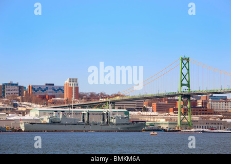 HMC Dockyard ist Teil der Canadian Forces Base Halifax und Kanadas Ostküste Basis und nach Hause Kriegshafen, der Atlantikflotte. Stockfoto