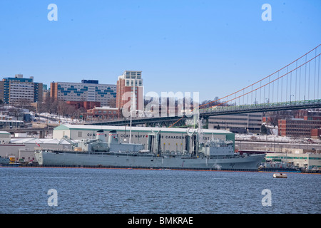 HMC Dockyard ist Teil der Canadian Forces Base Halifax und Kanadas Ostküste Basis und nach Hause Kriegshafen, der Atlantikflotte. Stockfoto