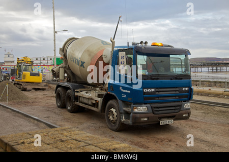 Re Durchsetzung des Meeres Verteidigung in Weston-Super-Mare, England Stockfoto