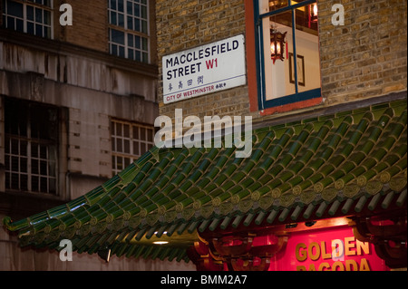London, UK, Chinatown, Straßenszenen, chinesisches Restaurant, Architekturdetail, asiatische Architektur "Goldene Pagode" ulica Macclesfield Stockfoto