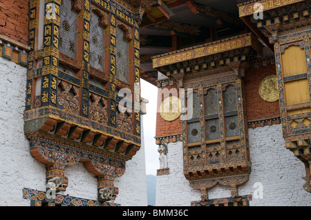 Typische Gebäude Buchten in den Palast von Punakha, Tsong. Bhutan. Asien. Stockfoto