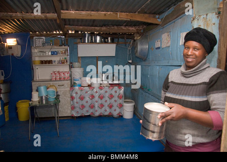 Jeffreys Bay, Südafrika. Eine lokale Township-Küche Stockfoto