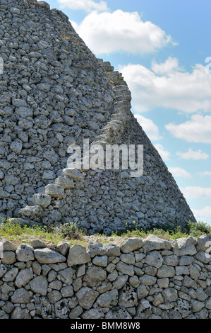 Castri di Lecce (LE). Puglia. Italien. Pagghiaro, aus Steinen, typisch für die Region typisch rustikaler Struktur gemacht. Stockfoto