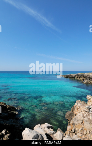 Torre San Giovanni. Puglia. Salento. Italien. Kristallklare Wasser des Torre San Giovanni. Stockfoto