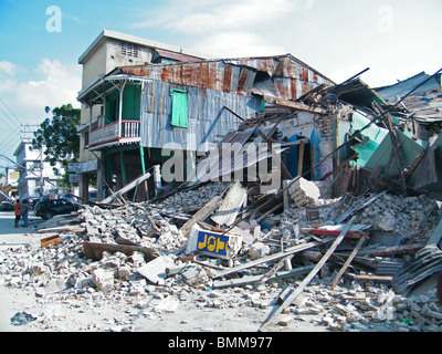 Eingestürzte Gebäude in Port-au-Prince nach dem Erdbeben in Haiti Stockfoto