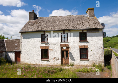 Geschlossene Plough and Harrow Inn an der oberen Kapelle Powys Mid Wales UK Stockfoto