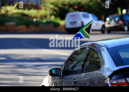 Die südafrikanische Flagge am Auto zeigen Unterstützung für Team für die FIFA WM 2010, Kapstadt, Südafrika. Stockfoto