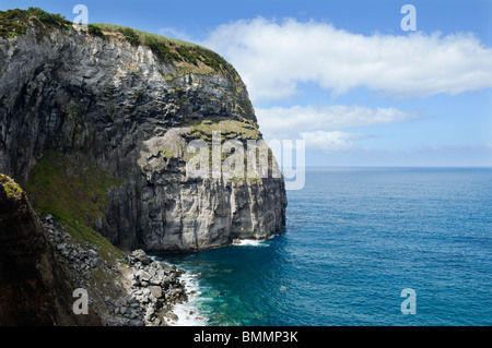 Vulkanische geologische Formation von Morro de Castelo Branco in Insel Faial, Azoren, Portugal Stockfoto