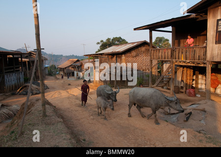 Myanmar. Burma. Shan-Staat. Kam Bah geb. Dorf Stockfoto