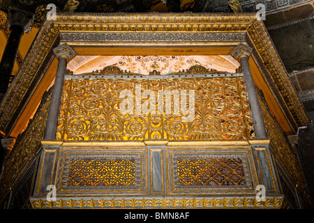 Der Sultan Lodge im Inneren der Hagia-Sophia-Moschee, Istanbul, Türkei Stockfoto