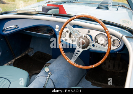 Cockpit ein Austin Healey 3000 Mk3 Heskin Hall Zugmaschine und Oldtimer-Rallye Stockfoto