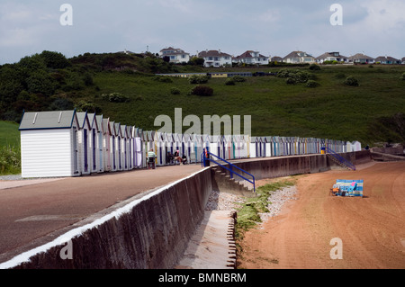Strandhütten an Broadsands Stockfoto
