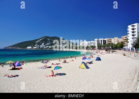 Strand und Promenade, Santa Eularia des Riu, Ibiza, Balearen, Spanien Stockfoto