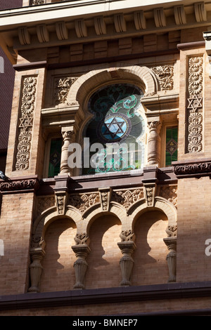 Detail der Fassade, Park East Synagoge, Upper East Side von Manhattan, New York City. Stockfoto