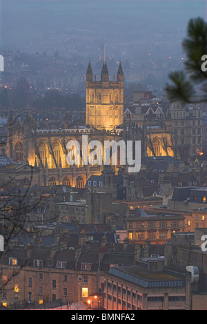 Abteikirche von Bath, Spa, in der Dämmerung Stockfoto