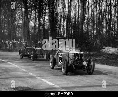 MG Magnette führt Frazer Nash Shelsley in Donington. Stockfoto