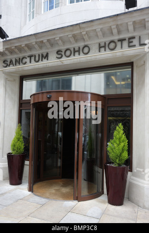 Main Eingang zum kürzlich eröffneten Sanctum Soho Hotel in Warwick Street, nur um vom Regent Street im West End. Stockfoto