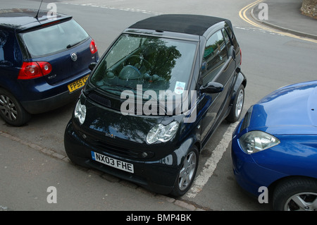 Smart Auto seitwärts, Oakham, Rutland, England, UK Stockfoto