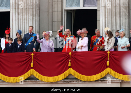 Bild: Paul Marriott. . Trooping die Farbe. . 12.06.10. . Die königliche Familie auf dem Balkon des Buckingham Palace. Stockfoto
