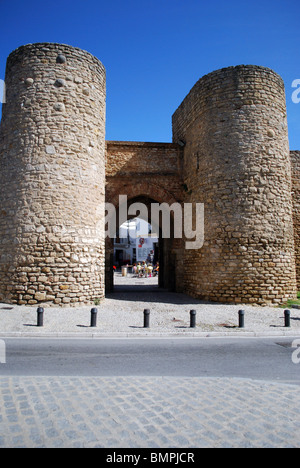 Die Puerta de Almocabar im 13. Jahrhundert arabische, Ronda, Provinz Malaga, Andalusien, Südspanien, Westeuropa. Stockfoto