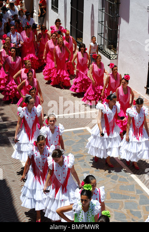 Flamenco Tänzer, Romeria San Bernabe, religiöse Festival, Marbella, Costa del Sol, Provinz Malaga, Andalusien, Spanien, Europa. Stockfoto