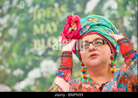 Dame Dr. Camila Batmanghelidjh Gründer der Kids Company Nächstenliebe anlässlich Hay Festival 2010 Heu am Wye Powys Wales UK Stockfoto