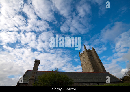 Kirche St Uny an einem Frühlingstag Stockfoto