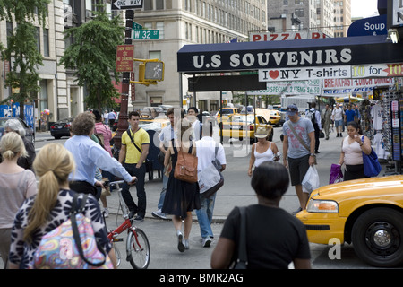 5th Avenue und der 32nd Street, Manhattan, NYC. Stockfoto