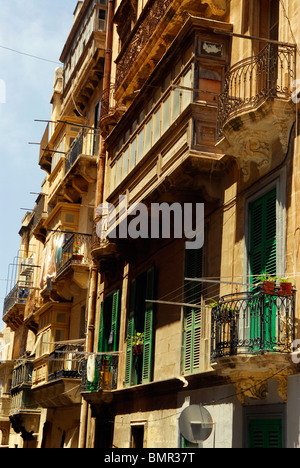 Traditionelle Balkone oder Gallariji, in Valletta, der Hauptstadt von Malta. Stockfoto