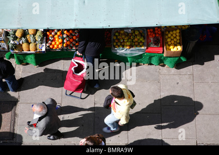 Portobello Road Market (Obst & Gemüse) auf der Portobello Road, Notting Hill, London, UK Stockfoto