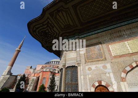 Istanbul. Turkei. Brunnen von Ahmet III & Aya Sofya (Hagia Sophia) Stockfoto