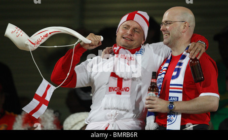 England Fans vor einem 2010 FIFA World Cup Fußball gesehen match zwischen den Vereinigten Staaten und England 12. Juni 2010. Stockfoto