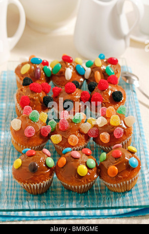 Einfache hausgemachte Muffins. Schritt für Schritt: PGGJNK - PGGJP 2-PGGJPE - PGGJPR. Stockfoto