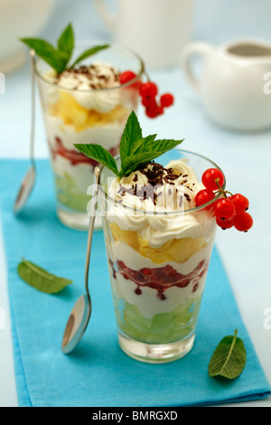 Drei Früchte-Mousse. Rezept zur Verfügung. Stockfoto