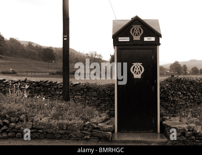 Einer alten Stil am Straßenrand AA-Box. Stockfoto