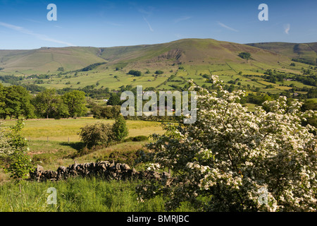 UK, Derbyshire, Vale Edale Barber stand unter Kinder Scout, erhöhte Ansicht von Mam Tor Stockfoto