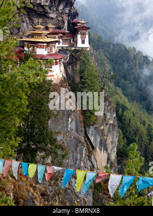 Taktsang Tiger nest Kloster bauen in einer Felswand, Paro Bhutan Stockfoto